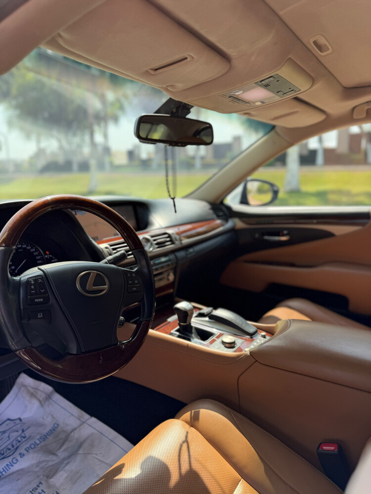 LEXUS LS 460 L 2015 - 11