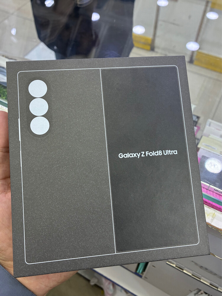 Samsung Z Fold 8 ultra  - 5