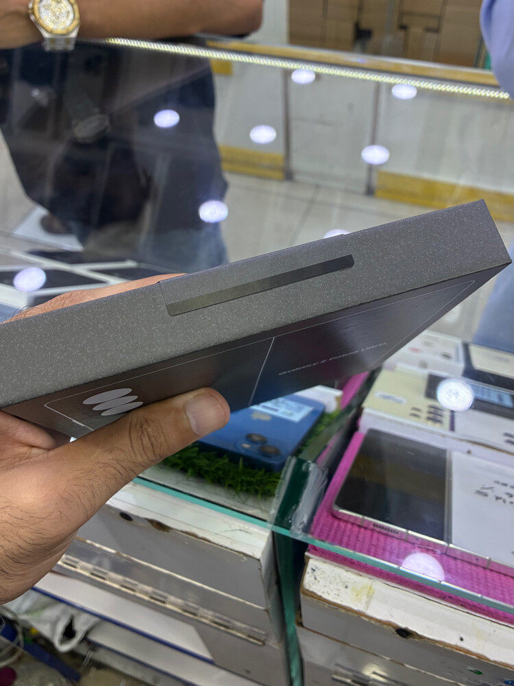 Samsung Z Fold 8 ultra  - 6