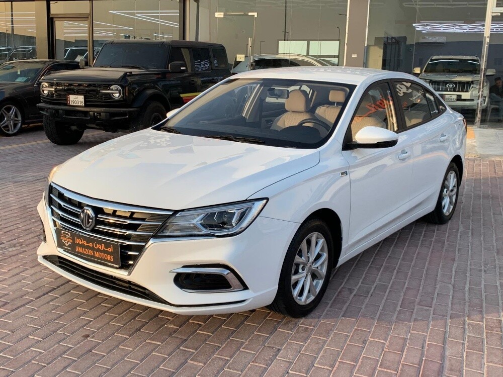 MG 5 Automatic Sedan - 1