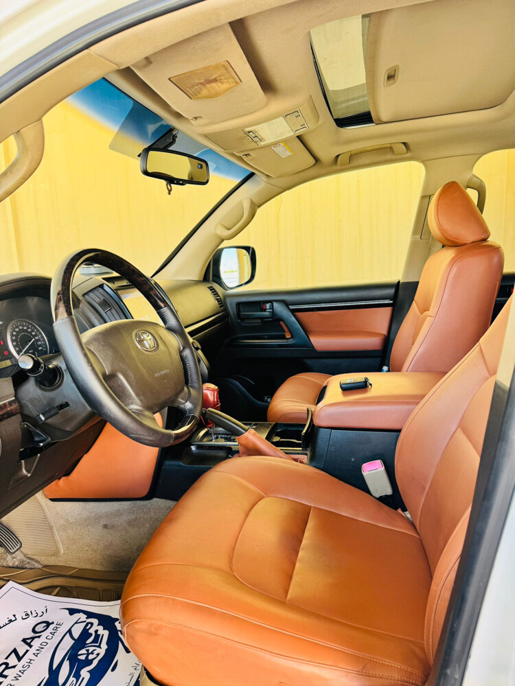 Land Cruiser  - 4