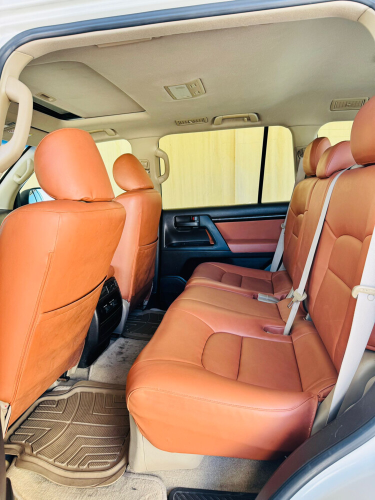 Land Cruiser  - 6