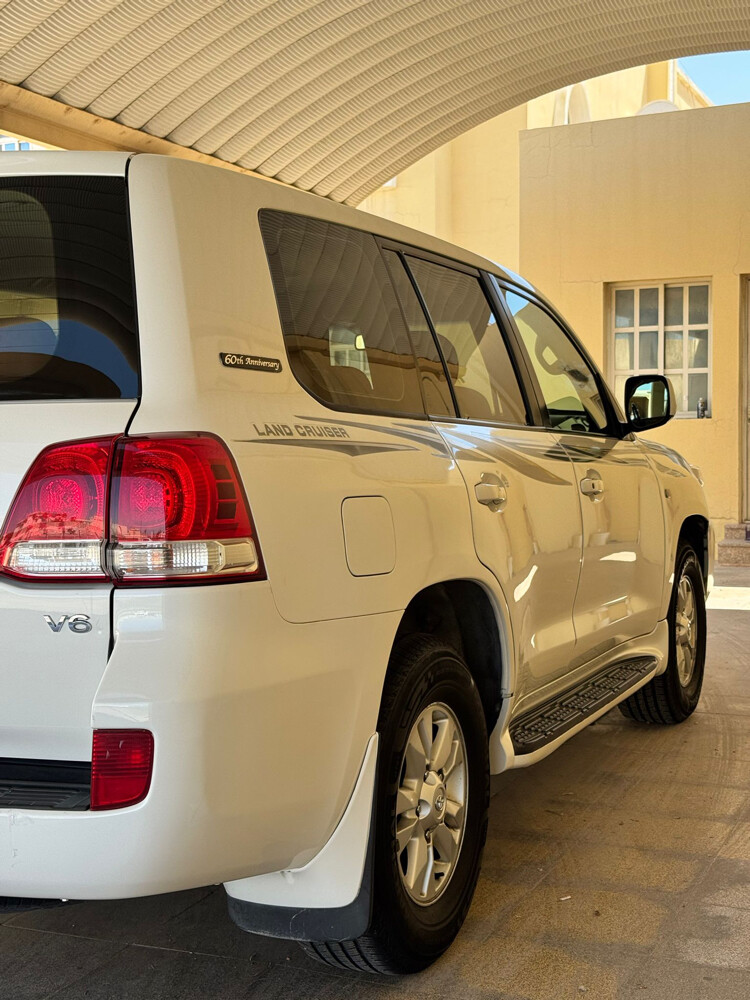 Land Cruiser  - 7