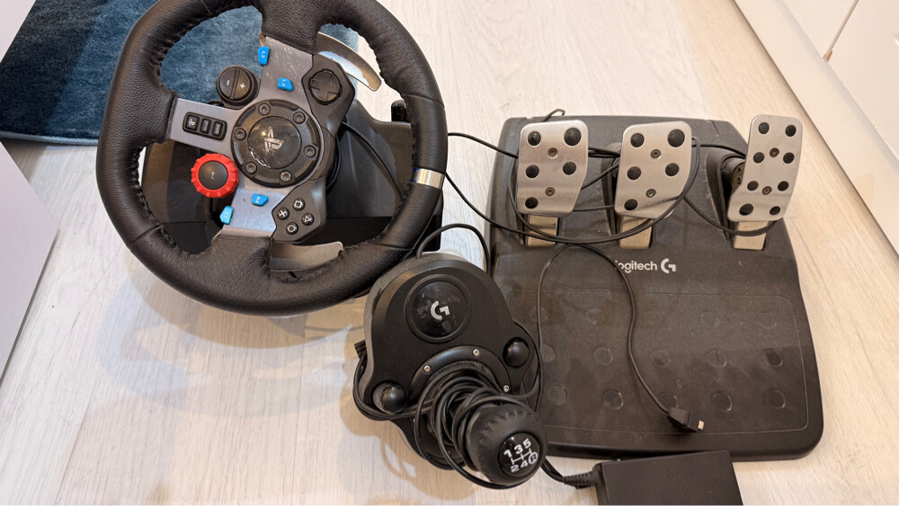 Logitech G29 Driving Force - 1
