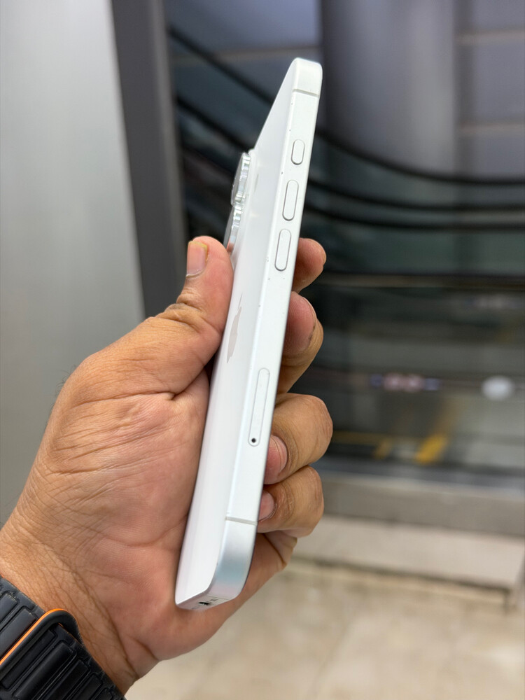 iPhone 16 - 3