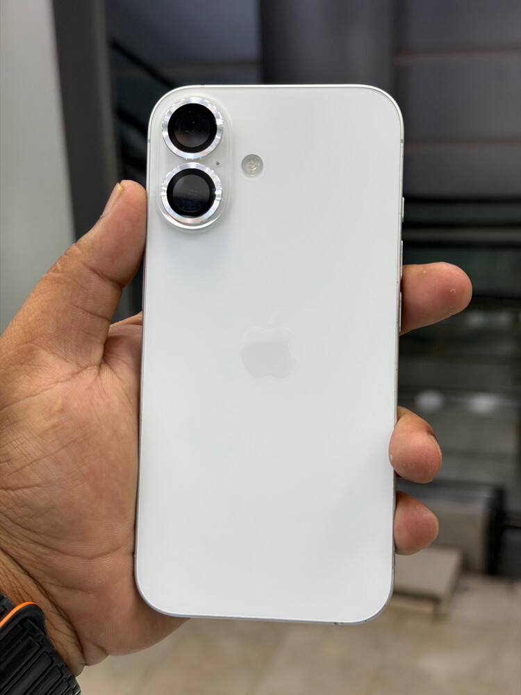 iPhone 16 - 2