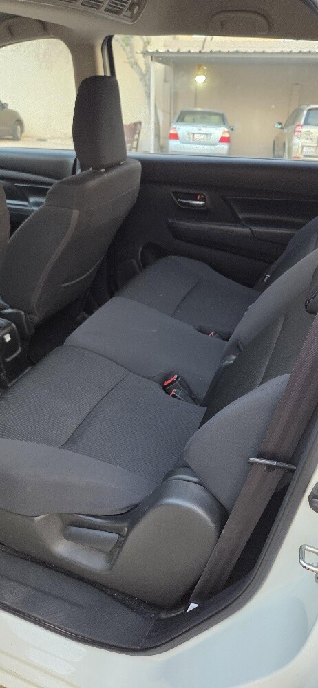 Suzuki ertiga suv 7seat car. for sale modal 2021 km 35000 only one moinar. istimara almost new. clean car. - 4