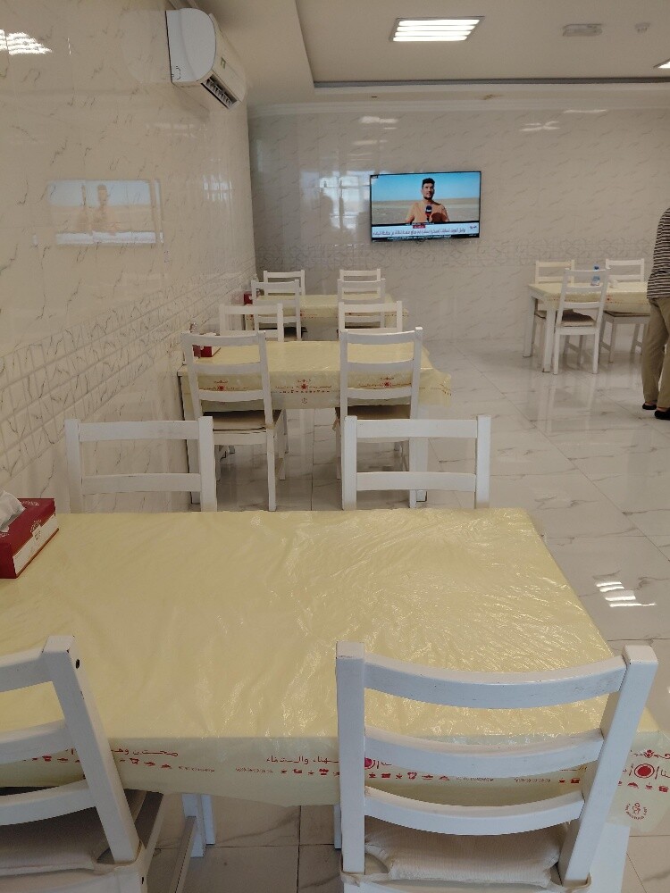 مطعم كامل التجهيزات. - 3