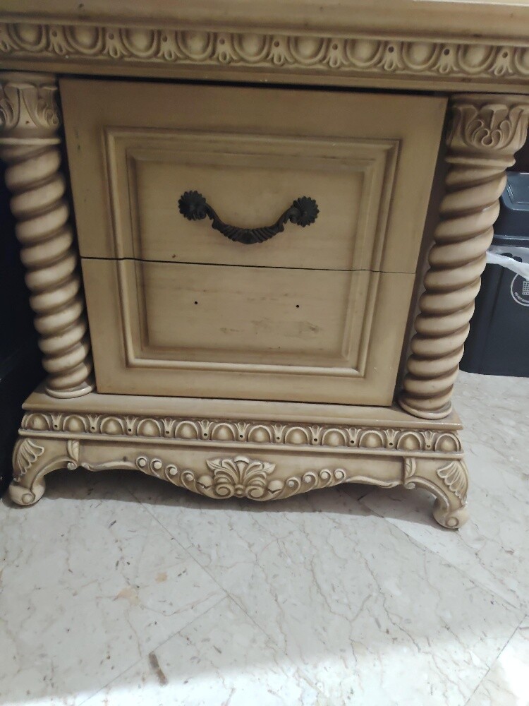 اثاث غرفة نوم  للبيع - 2