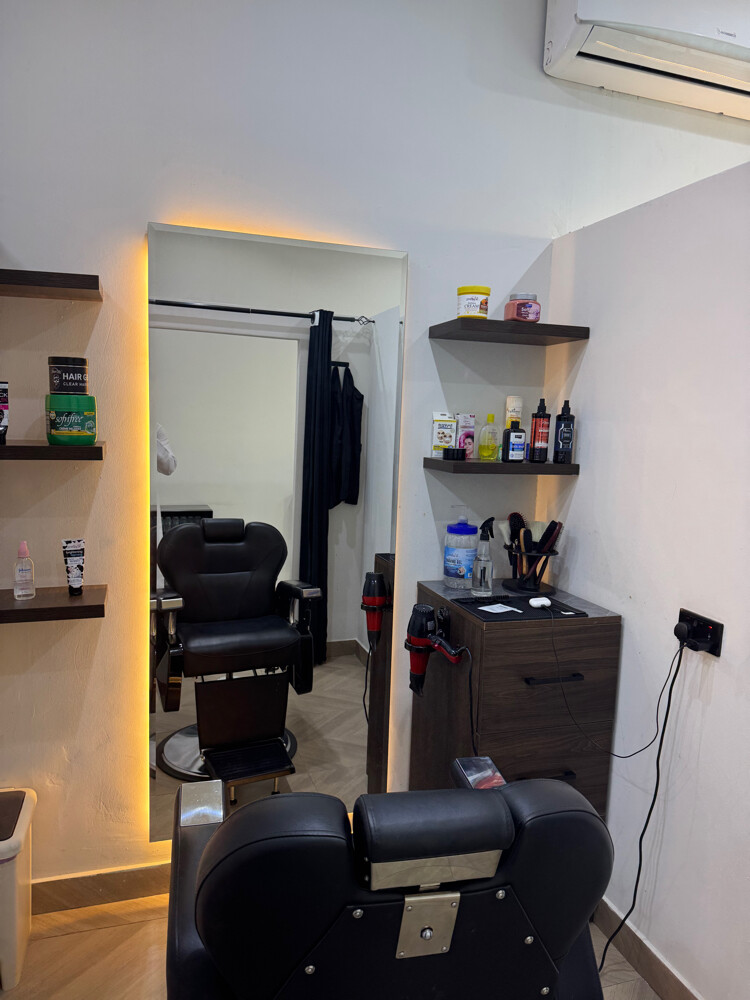Men’s Salon for Sale - 6