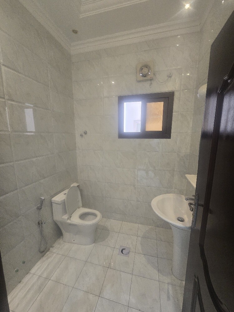 For rent villa in Al Khamisa - 5