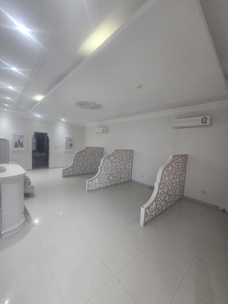 For rent villa in Al Khamisa - 4