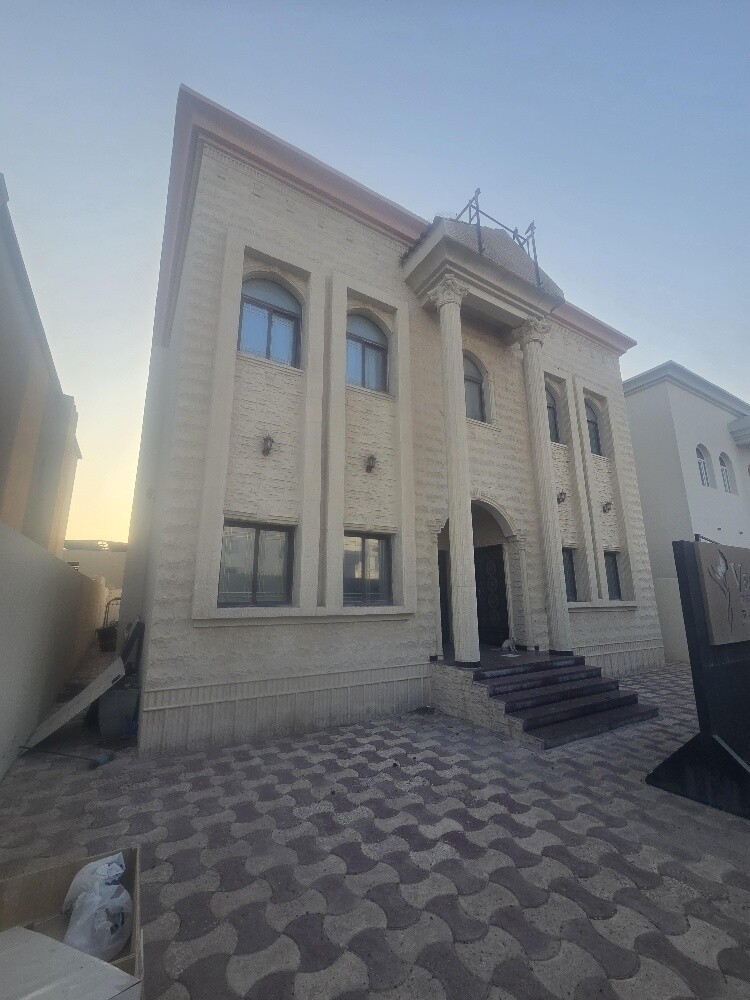 For rent villa in Al Khamisa - 2