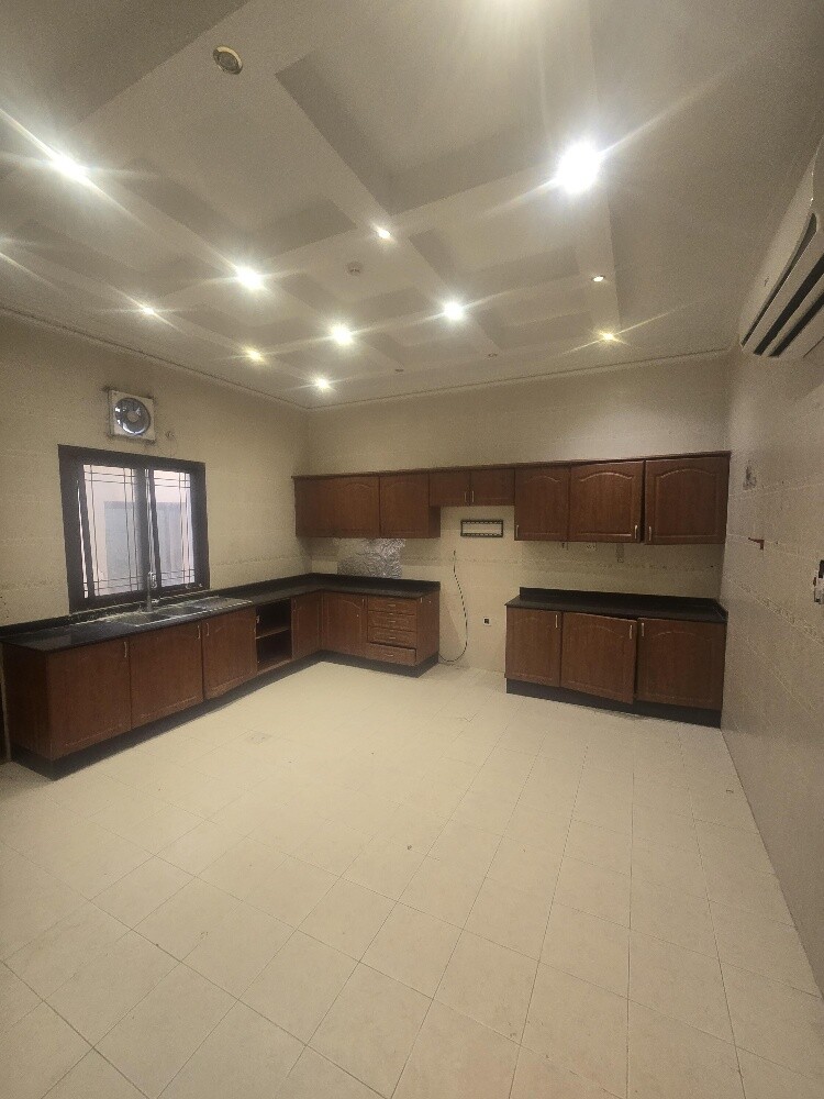 For rent villa in Al Khamisa - 8