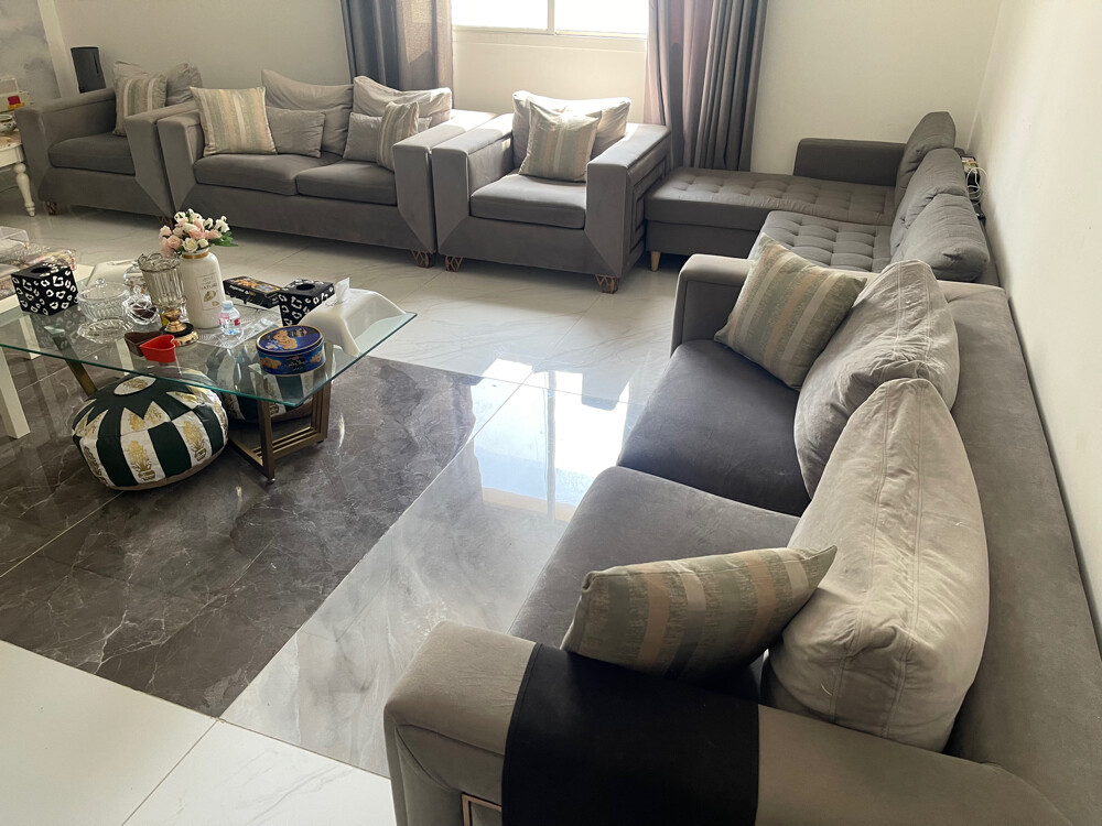 طقم كنب مودرن للبيع بحالة جيدة - 6