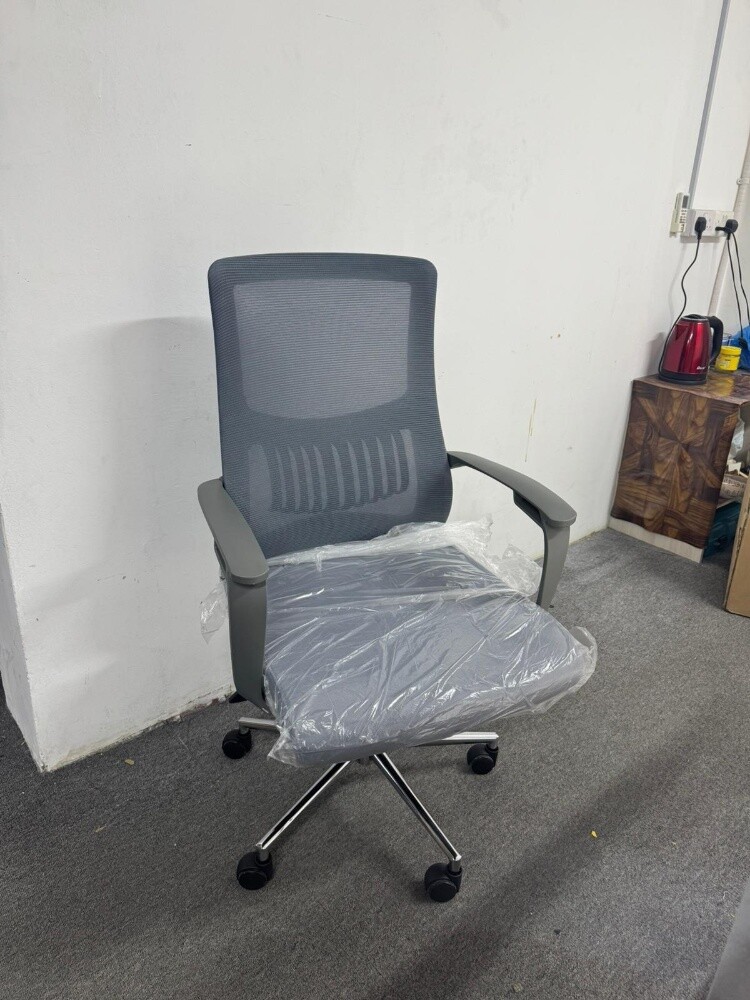 Office chairs ( brand new - 5