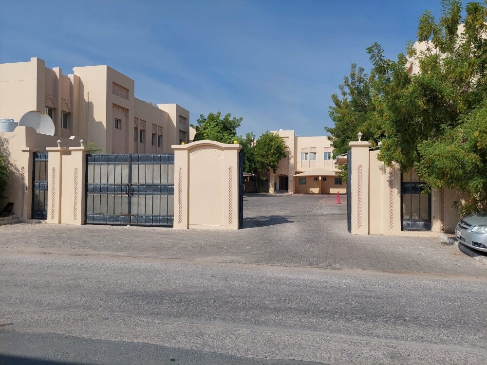 فيلا للإيجار داخل مجمع - 4