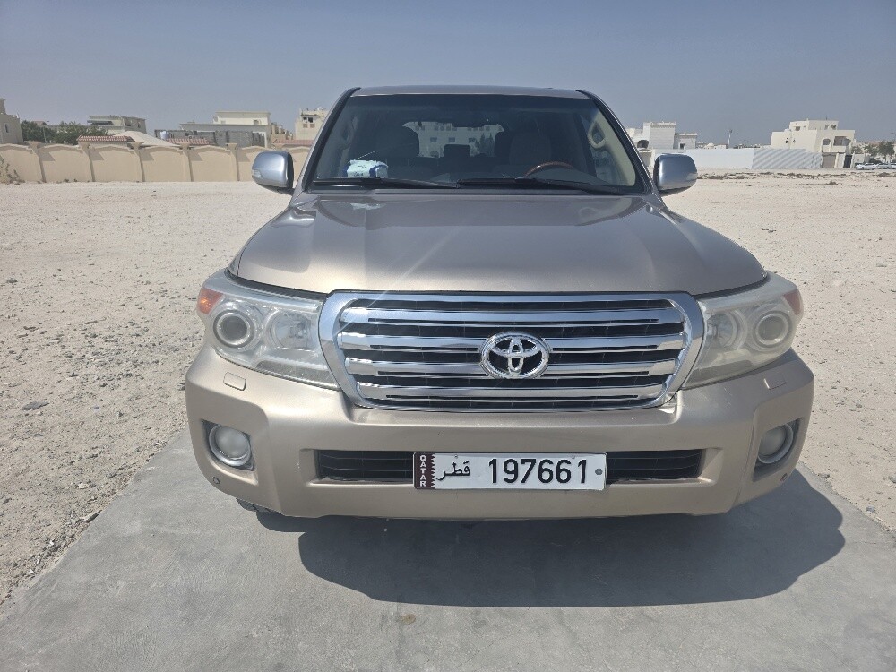 Toyota gxr v8 2014 - 1