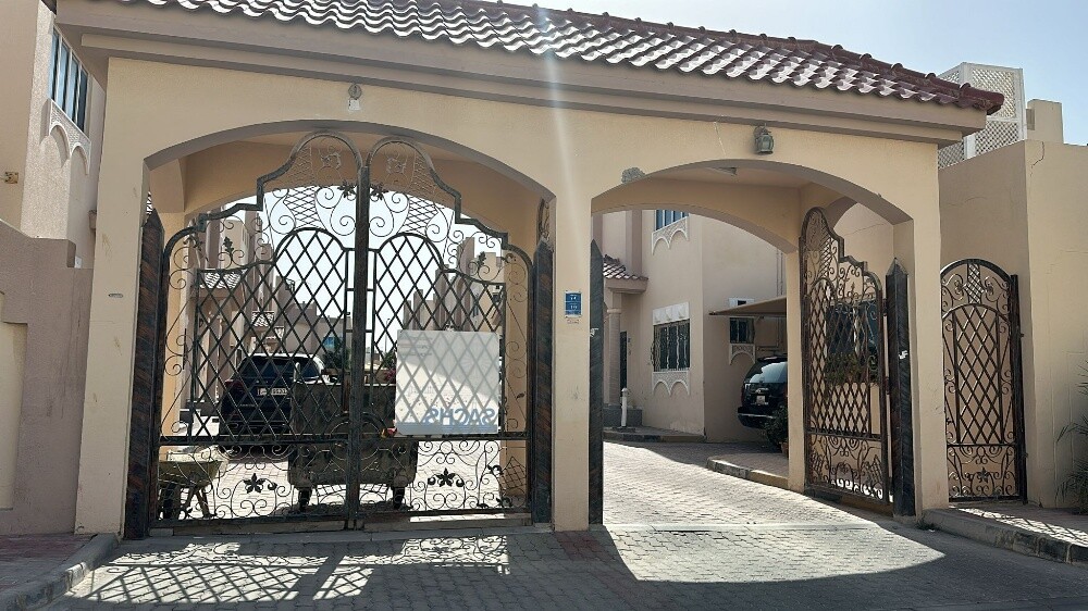 villa for rent Ain Khalid - 2