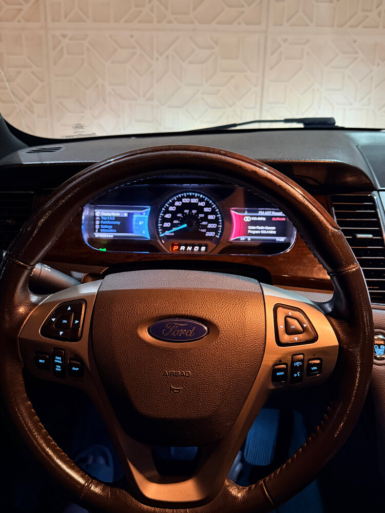 ford Taurus - 6