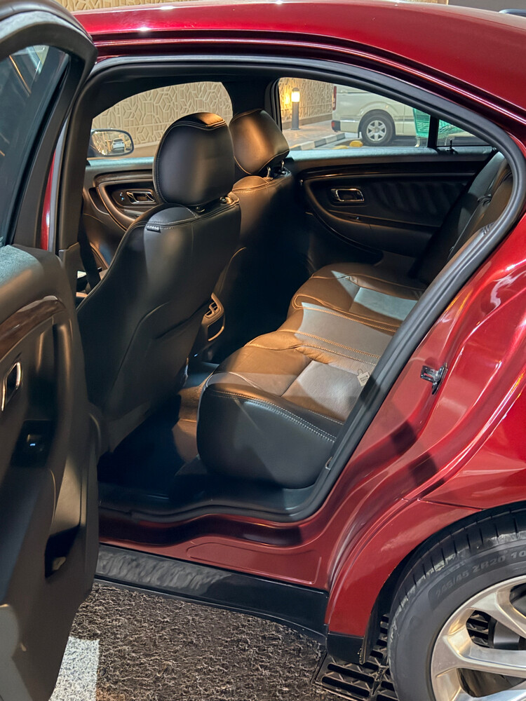 ford Taurus - 5