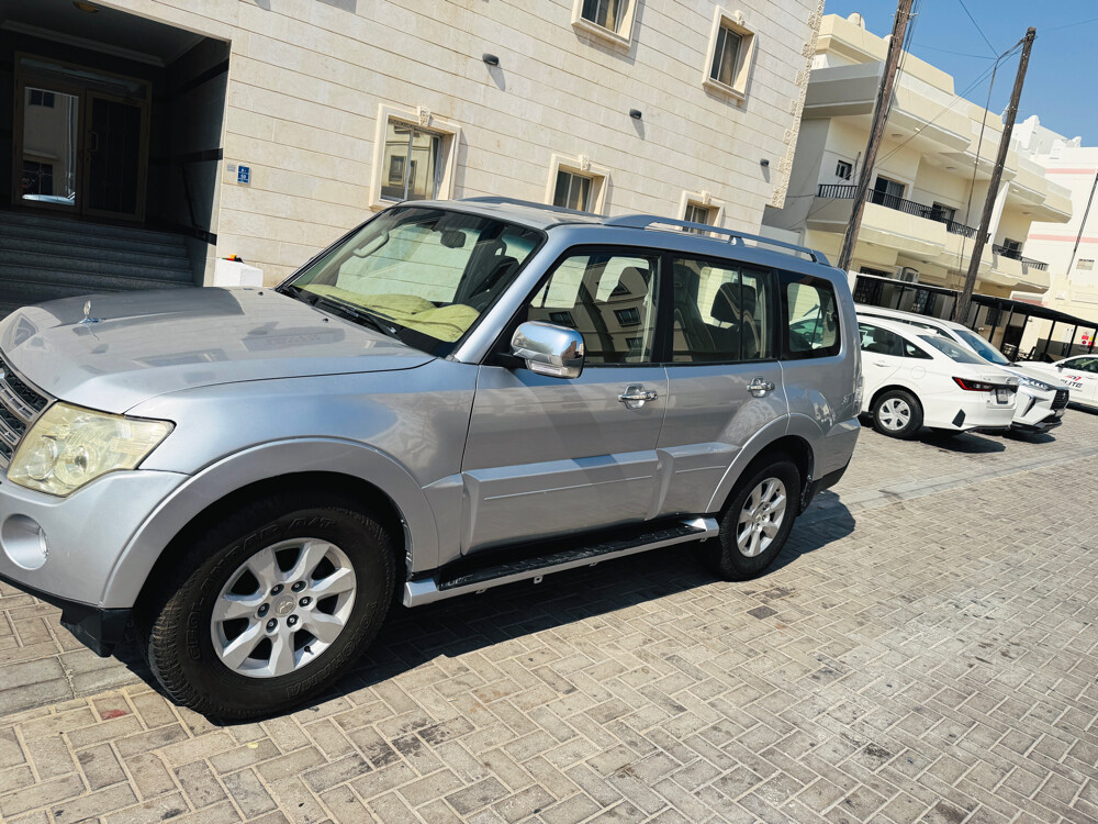 Mitsubishi Pajero full option 2009  - 7