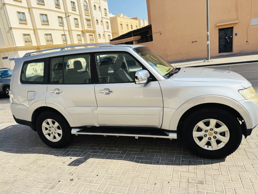 Mitsubishi Pajero full option 2009  - 9
