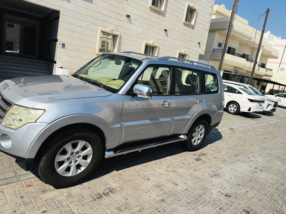 Mitsubishi Pajero full option 2009  - 1