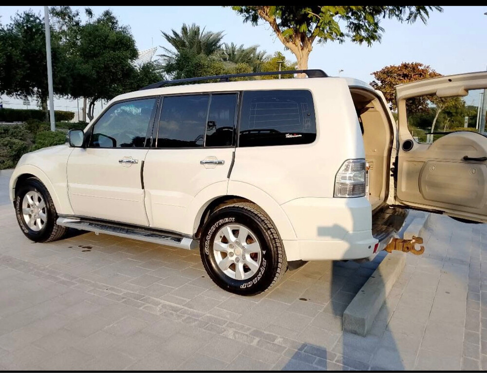 Mitsubishi pejero 2010 Full option  - 11