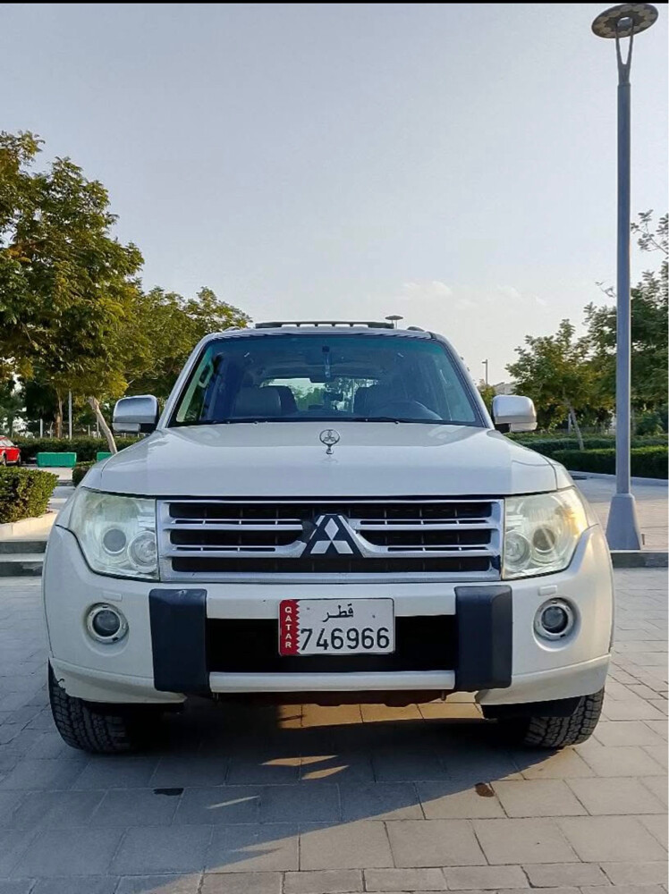 Mitsubishi pejero 2010 Full option  - 12