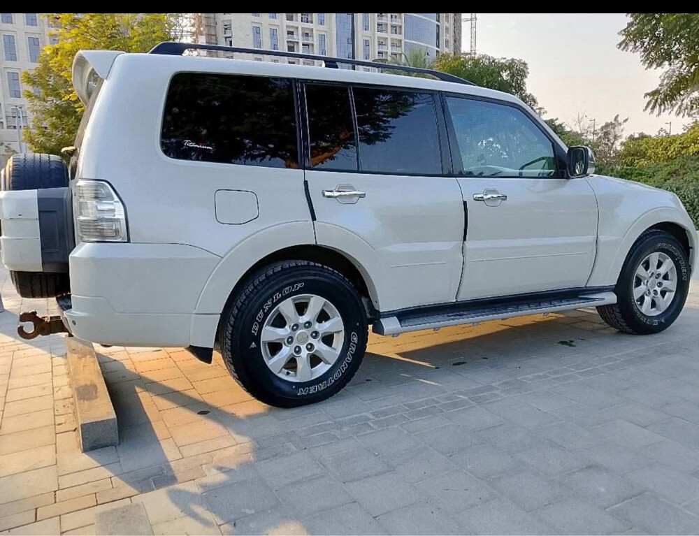Mitsubishi pejero 2010 Full option  - 4