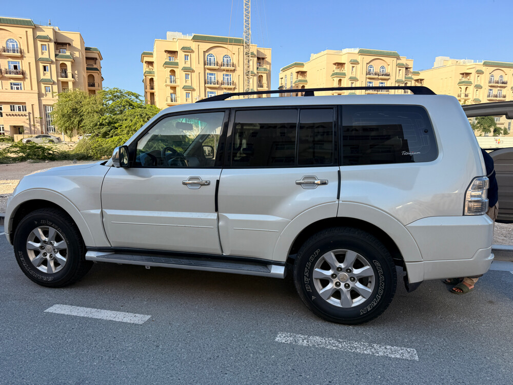 Mitsubishi pejero 2010 Full option  - 6