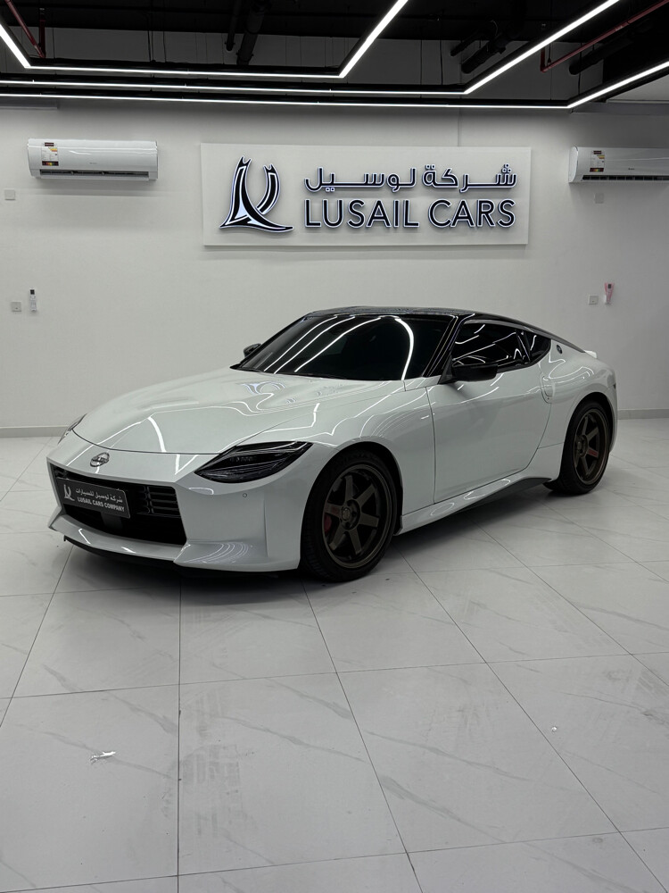 نيسان زد 370 2024 - 1