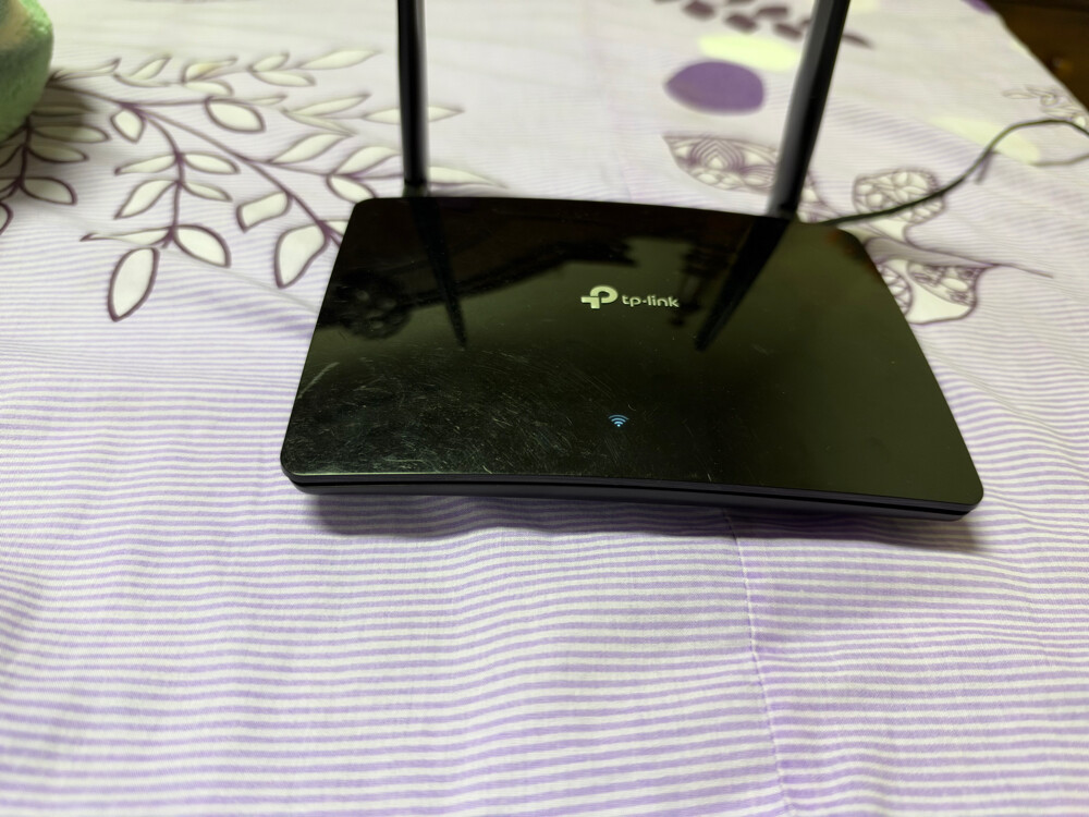 TP-Link TL-MR6400 4G LTE Router - 1