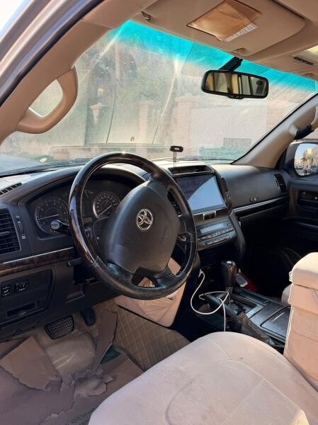 LAND CRUISER GX V6 2009 QR 44K - 6