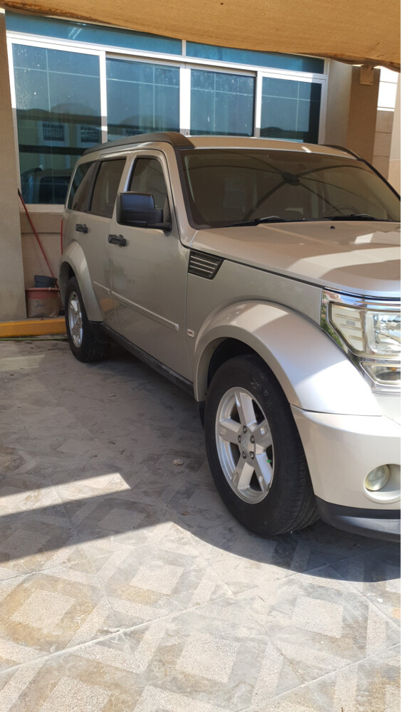 Dodge Nitro - 4