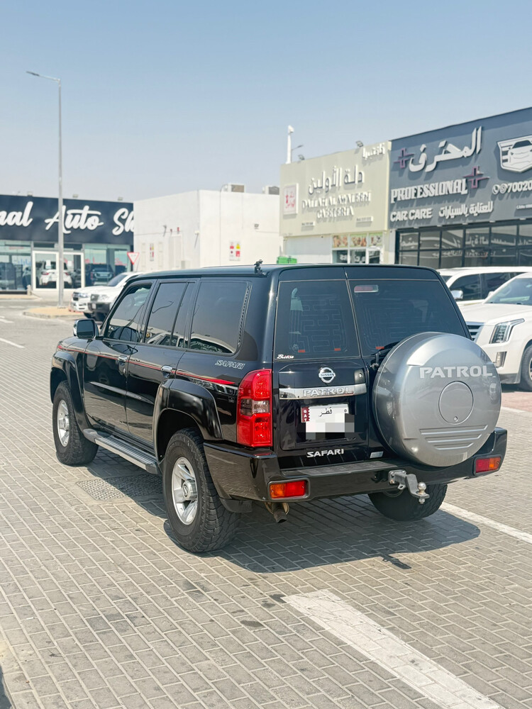 نيسان سفاري  - 8