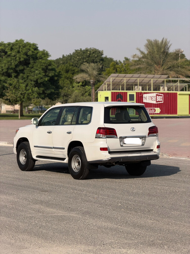 لكزس مالك اول - 3