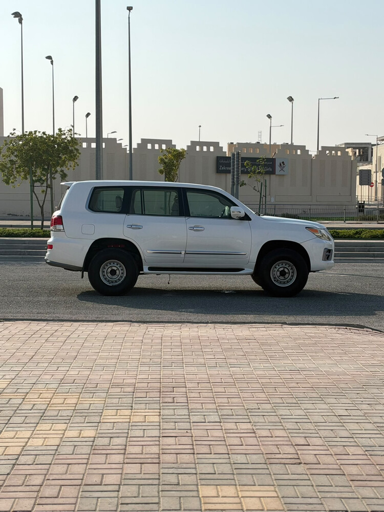 لكزس مالك اول - 7