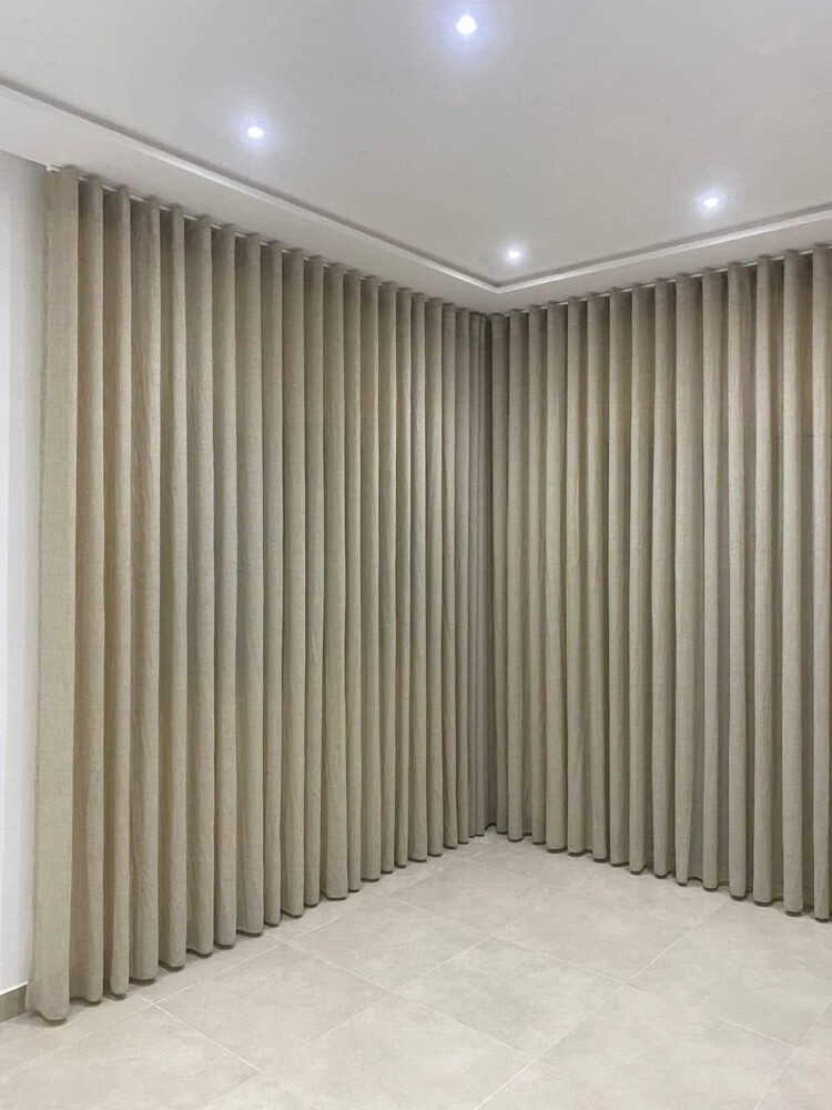 Curtain Available - 17