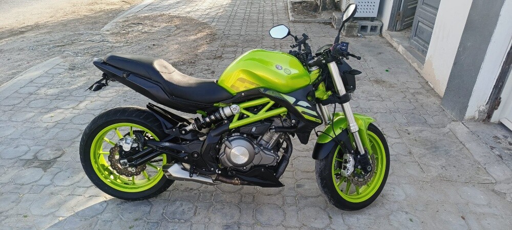 Benelli 302cc - 6
