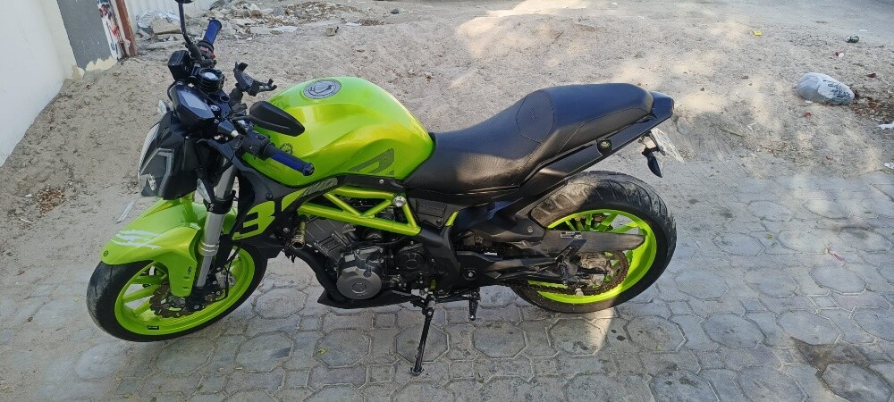 Benelli 302cc - 4