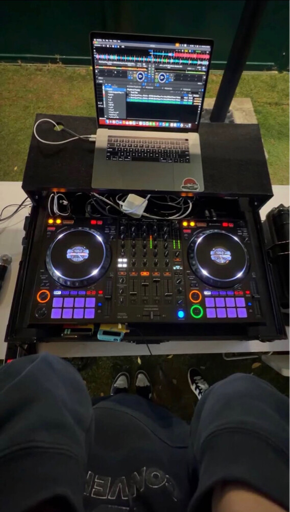 pioneer DDJ1000 with case - 2