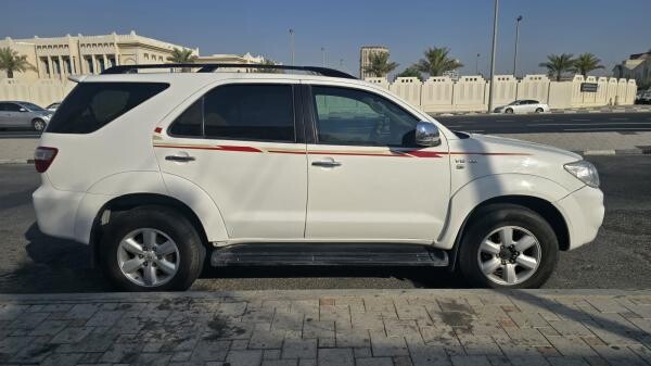 TOYOTA FORTUNER 2011 | FOR SALE - 6