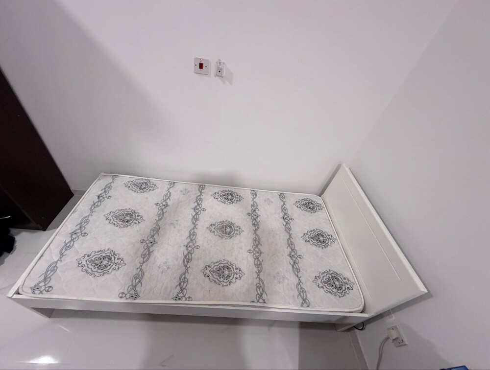 Metres and single bed - 2