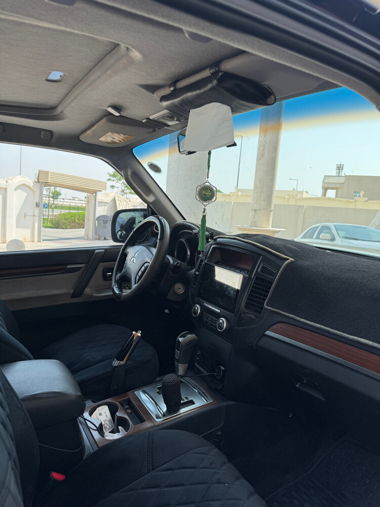 Mitsubishi Pajero 3 Door - 4
