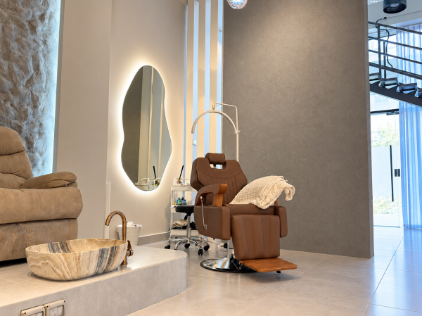 Established,Profitable Beauty Salon - 6