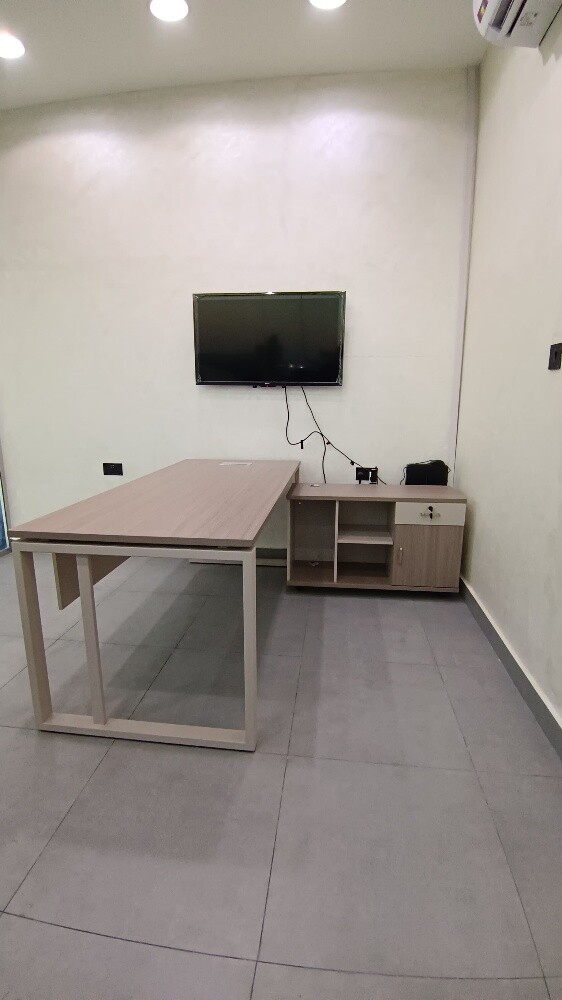 Manage table (brand new) - 5