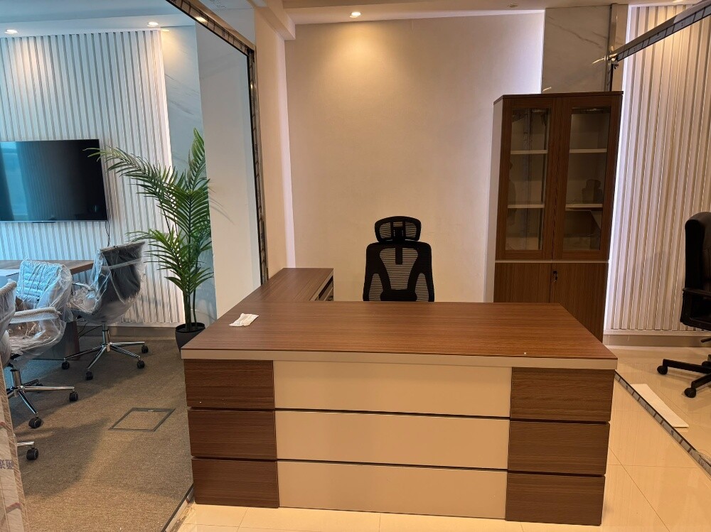 Manage table (brand new) - 2