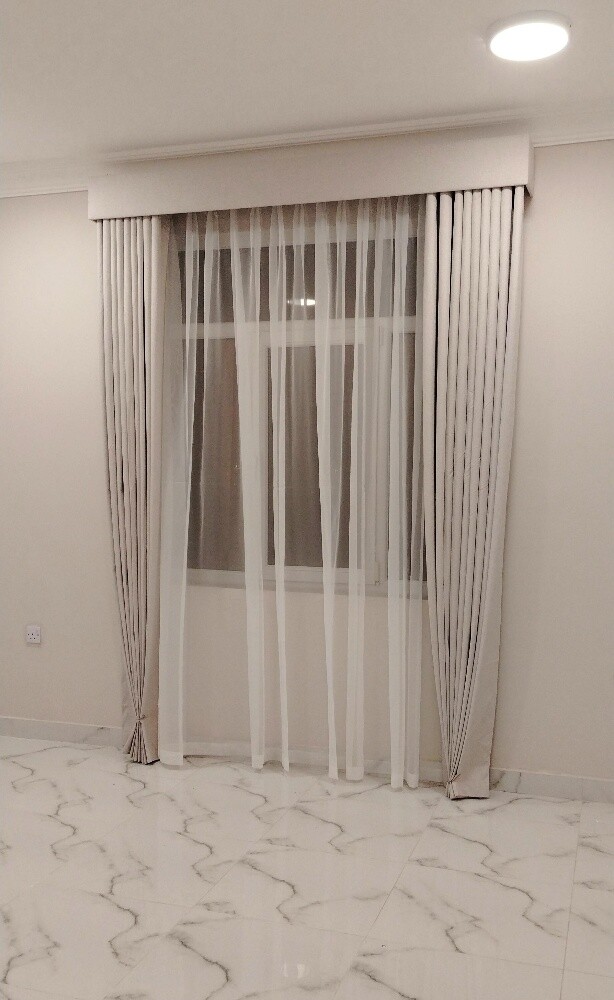 Making new windows curtains. - 4